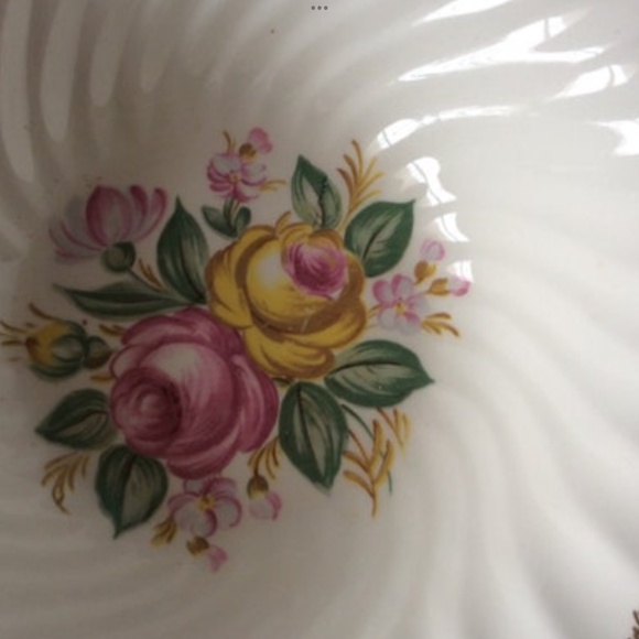 Vintage Floral Serving Bowl Royal China Scalloped Edges 22k Gold Rim Large - Picture 2 of 4